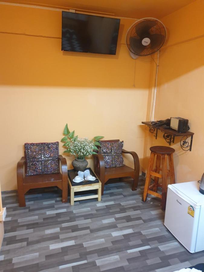 Keta' Jungle Trek House Hostel Chiang Mai Exterior photo
