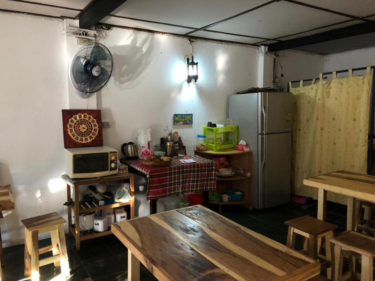 Keta' Jungle Trek House Hostel Chiang Mai Exterior photo